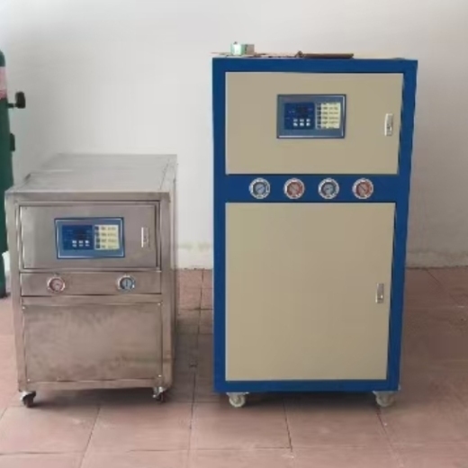 冷水机